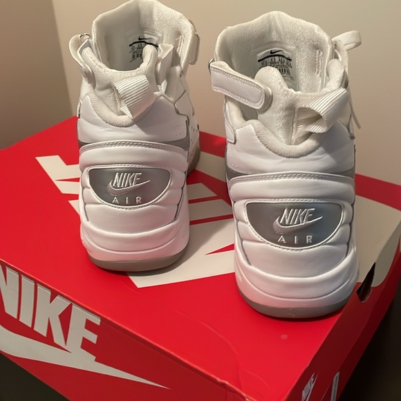 Nike Air Maestro II LTD Shoes - Picture 9 of 16